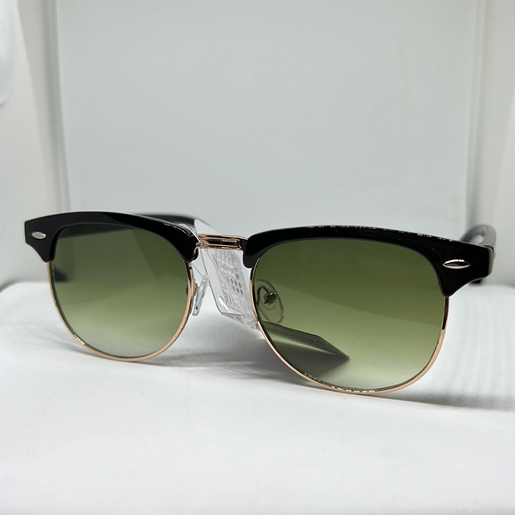 ClubMaster Classic Sunglasses - Green Lens / Black Frame - Picture 1 of 2